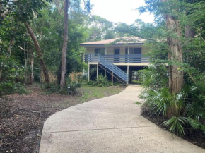 6 Redwood Court Rainbow Shores - Pets Welcome Fenced yard